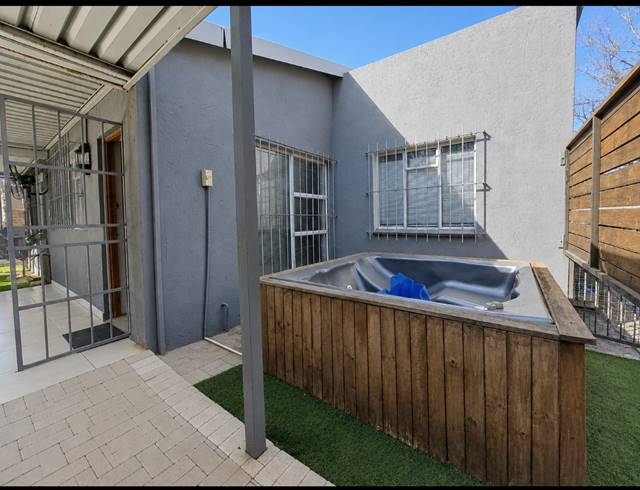 3 BEDROOM HOUSE FOR SALE IN THREE RIVERS